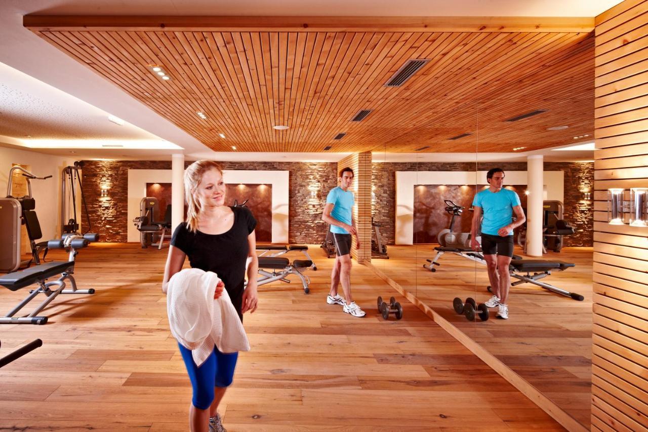 Hotel Berghof Crystal Spa & Sports Tux Exteriör bild