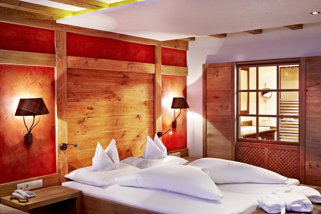 Hotel Berghof Crystal Spa & Sports Tux Exteriör bild