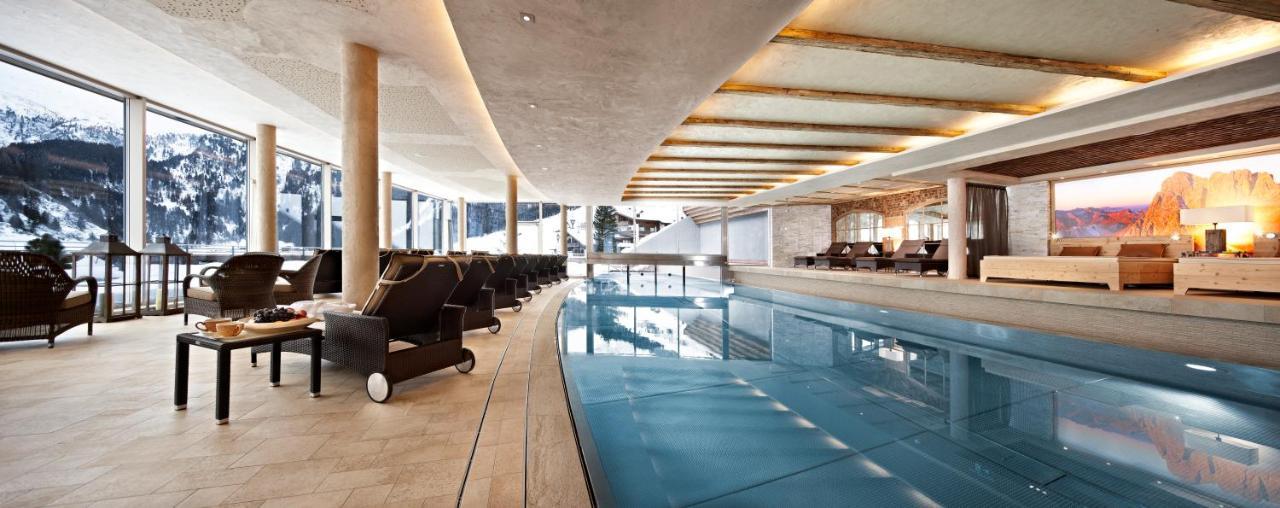 Hotel Berghof Crystal Spa & Sports Tux Exteriör bild